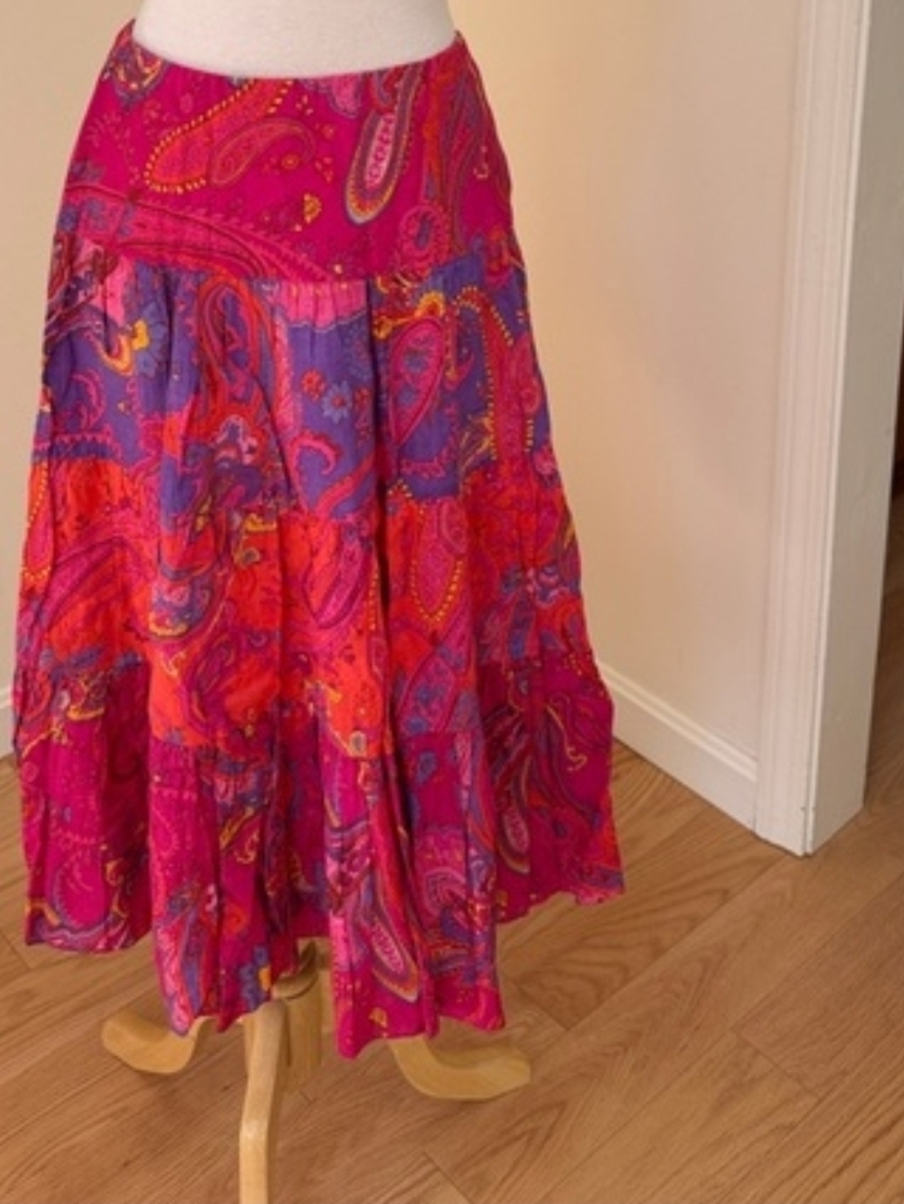 NWOT! Lauren Ralph Lauren small Vibrant Pink & Purple Paisley Tiered Skirt .